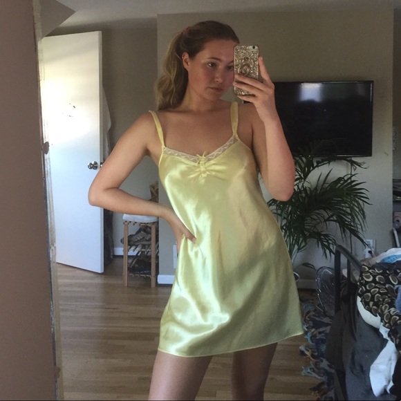 Morgan Taylor Other - Yellow slip